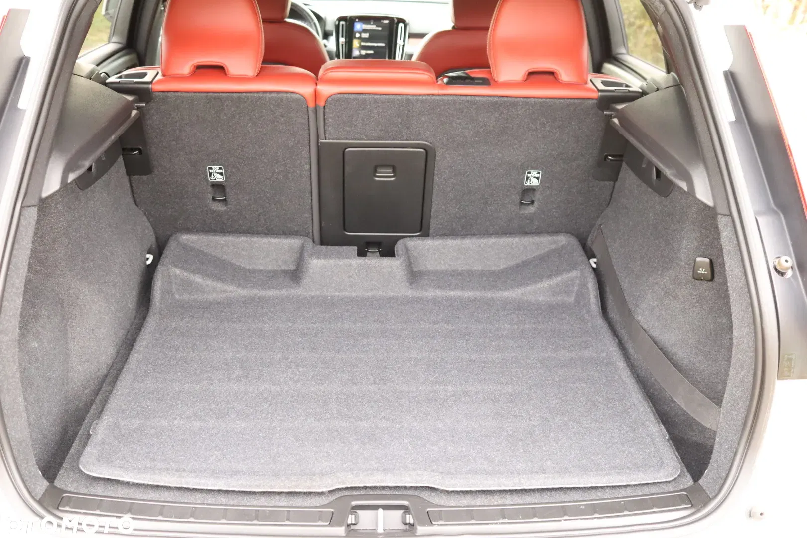2018 Volvo XC 40 T5 AWD Momentum, photograph 9