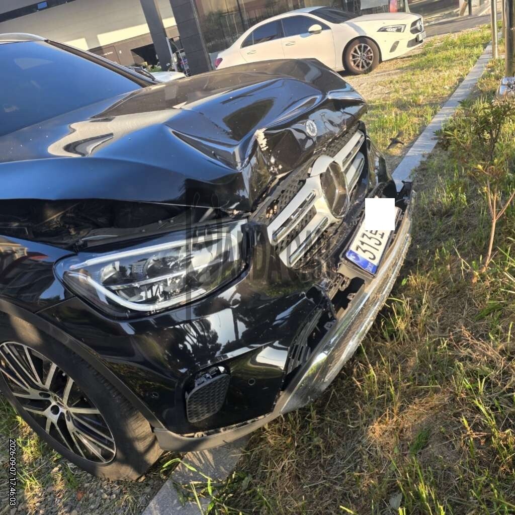 2021 Mercedes-Benz GLC220 d 4MATIC, photograph 4