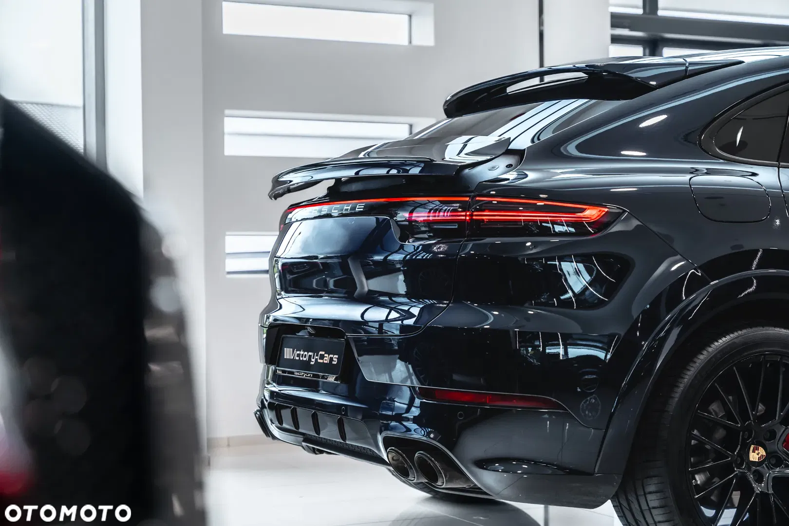 2021 Porsche Cayenne Platinum Edition, photograph 12