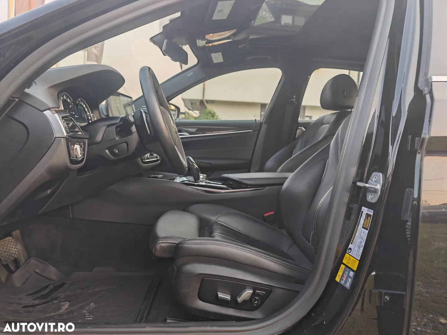 2018 BMW Seria 5, photograph 10