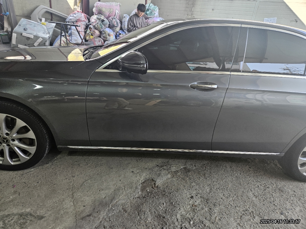 2019 Mercedes-Benz E300 4Matic, photograph 5