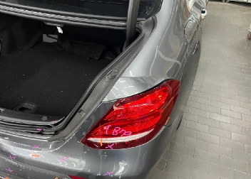 2019 Mercedes-Benz E300, photograph 4