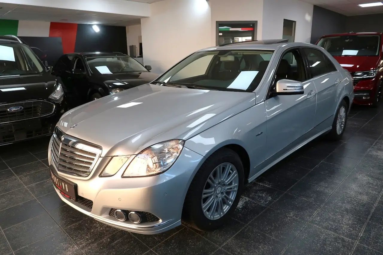 2009 Mercedes-Benz E 220 CDI BlueEfficiency*Shz*Navi*Automatik*2HD*, photograph 1