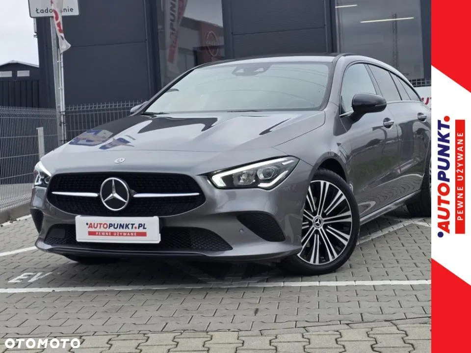 2022 Mercedes-Benz CLA, photograph 1