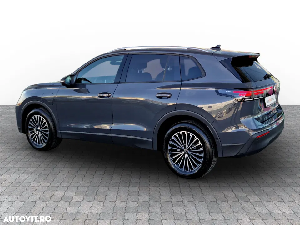 2025 Volkswagen Tiguan 1.5 TSI eHybrid DSG PHEV Life, photograph 3