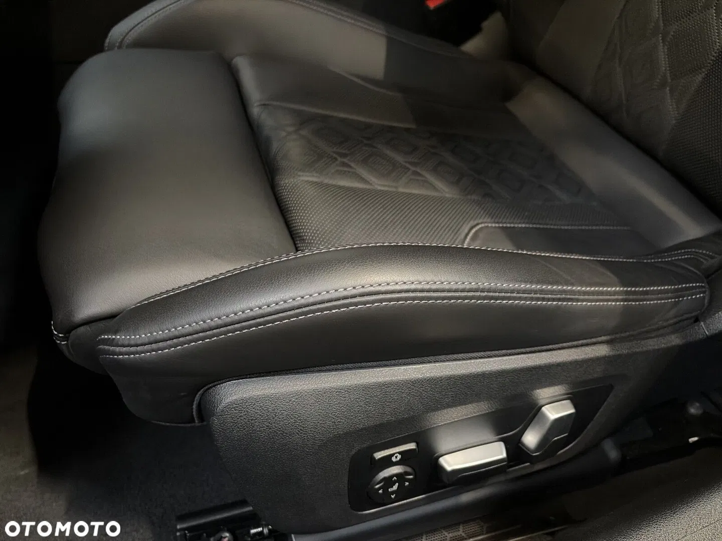 2025 BMW M8, photograph 12
