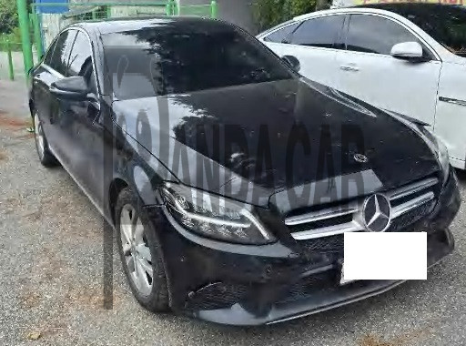 2019 Mercedes-Benz C220 d, photograph 2