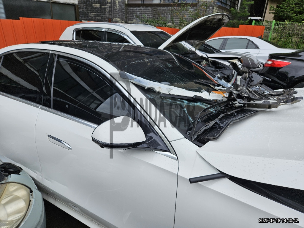 2024 Mercedes-Benz E 200, photograph 5