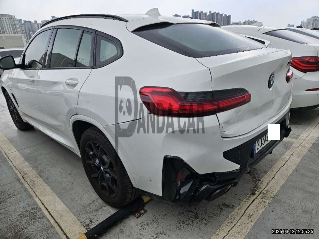 2022 BMW X4 xDrive20i, photograph 4