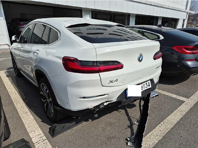 2025 BMW X4 xDrive20i, photograph 6