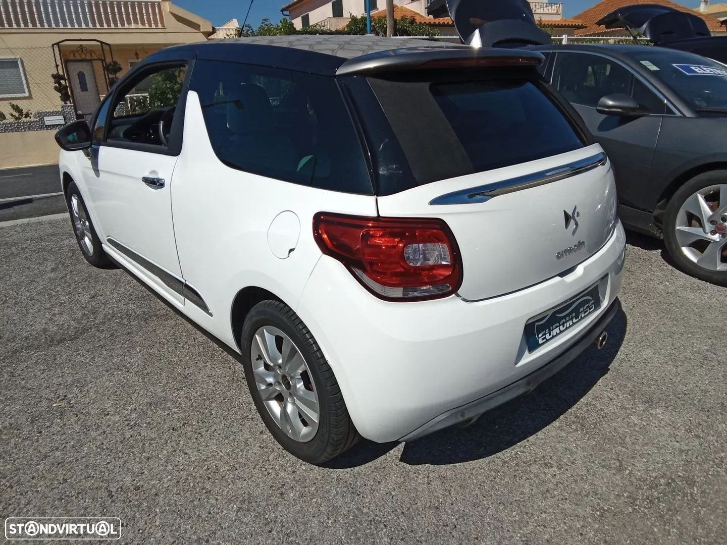 2013 DS DS3 Cabrio Pure Tech 82 Chic, photograph 9