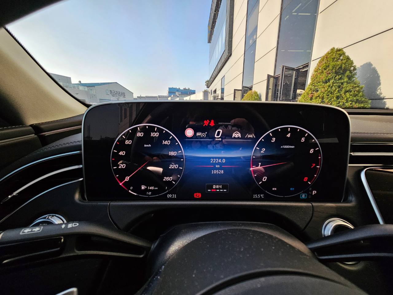 2024 Mercedes-Benz E 200, photograph 2