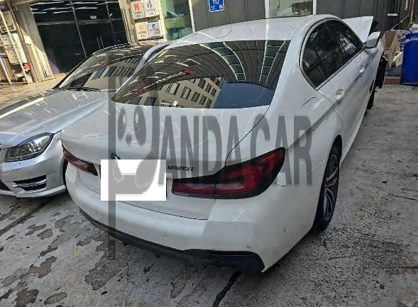 2023 BMW 520i, photograph 2