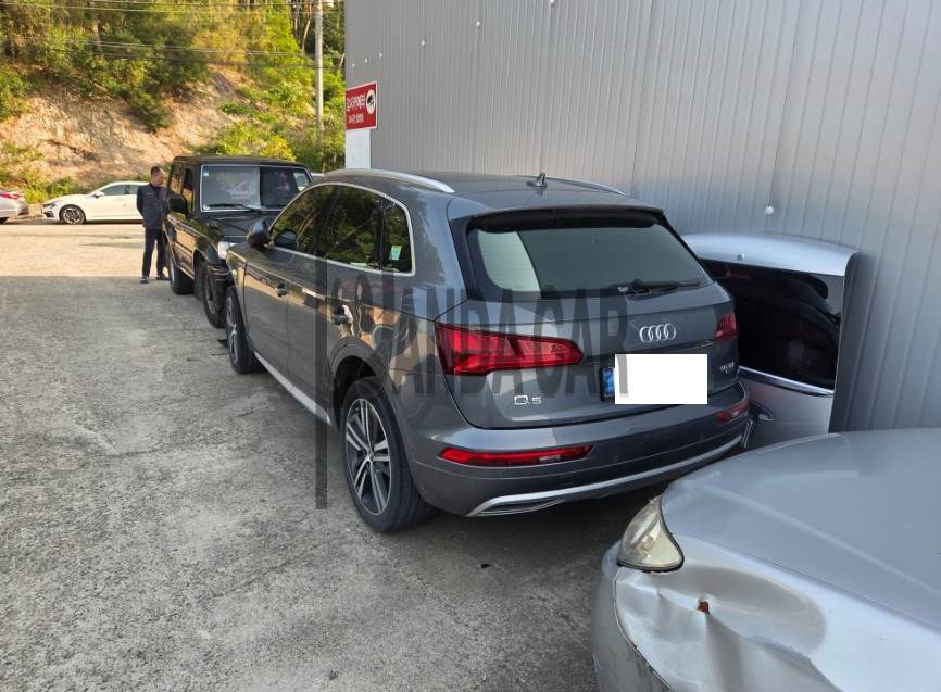 2020 Audi Q5 50 TDI quattro, photograph 4