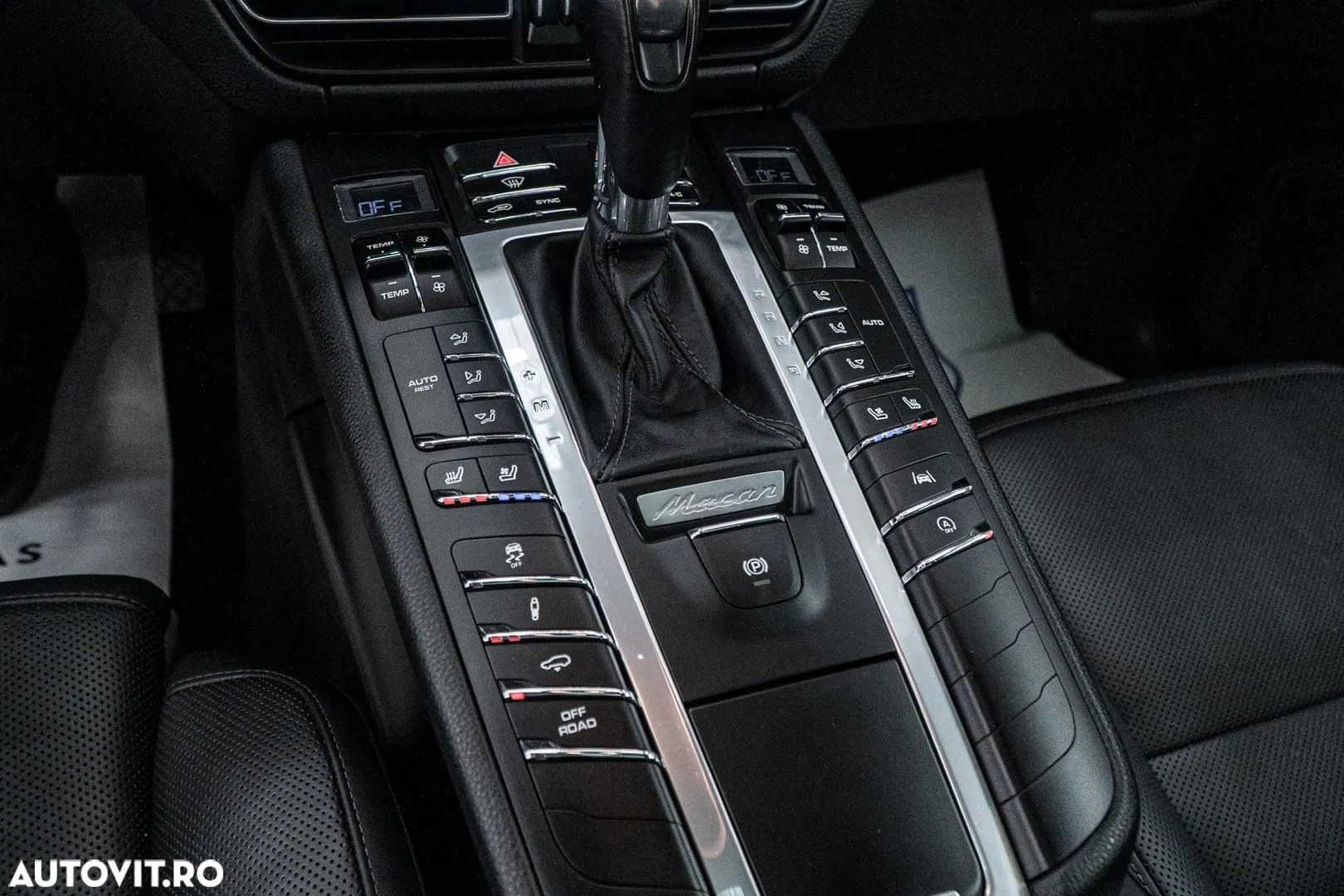 2019 Porsche Macan S, photograph 11
