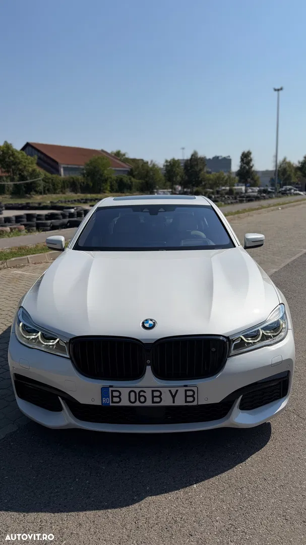 2016 BMW Seria 7 740d xDrive, photograph 3