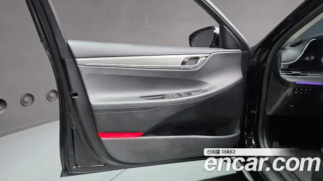 Hyundai Grandeur 2.5 — photo 1 of 31