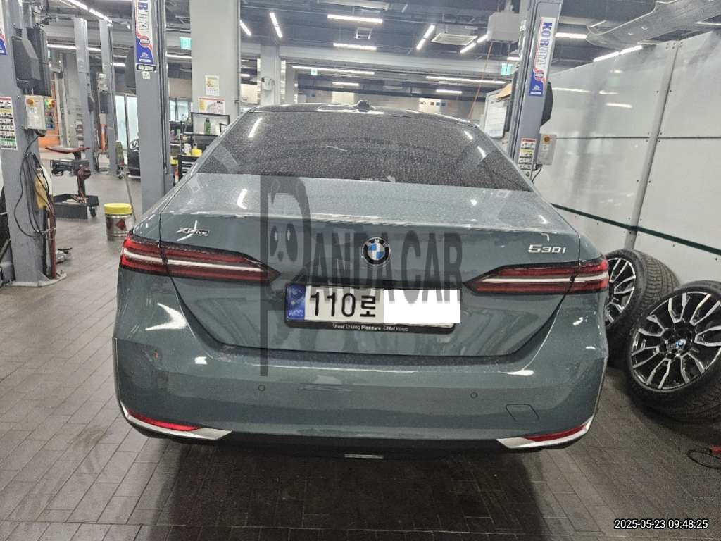 2024 BMW 530i xDrive, photograph 1