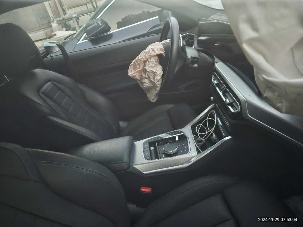 2024 BMW 420i Convertible, photograph 2