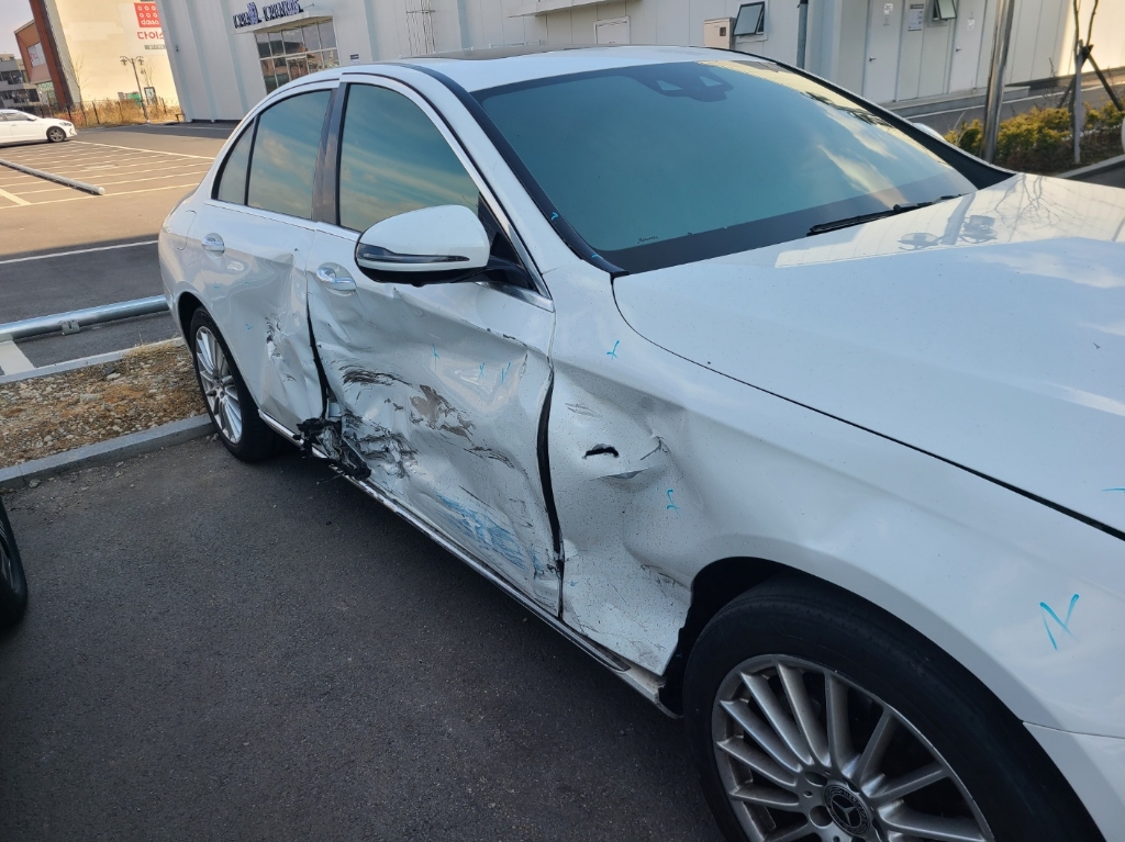 2021 Mercedes-Benz E220 d 4MATIC, photograph 1