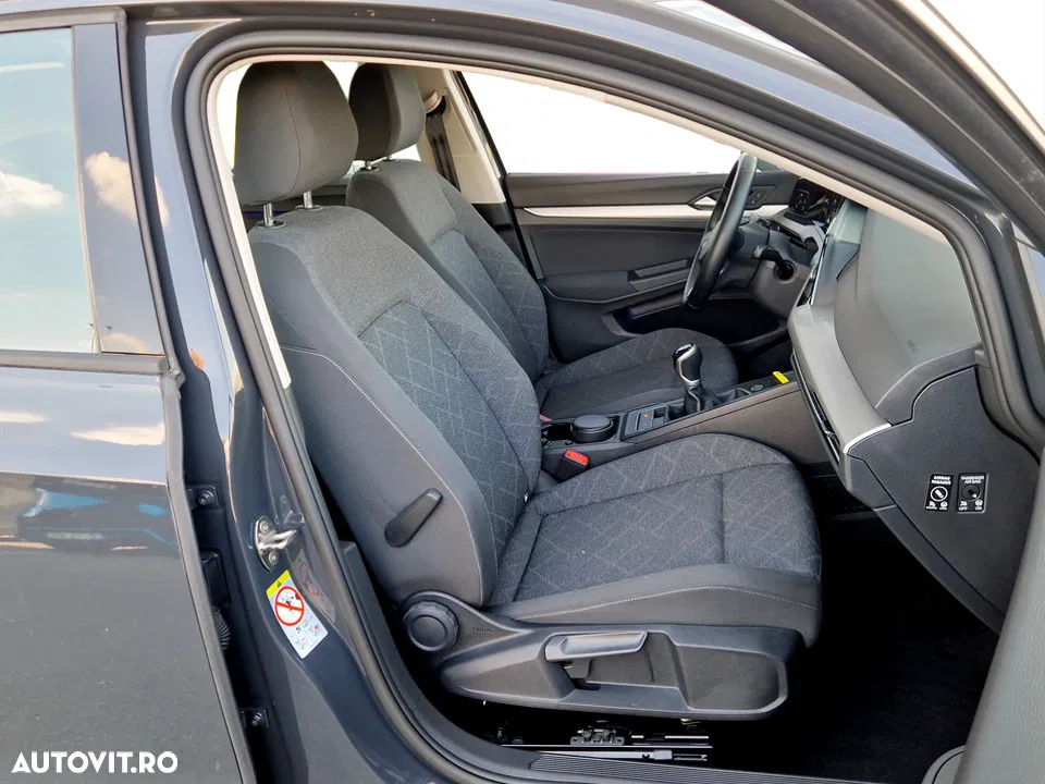 2021 Volkswagen Golf 1.0 TSI Life, photograph 11