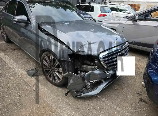 2020 Mercedes-Benz E450 4MATIC, photograph 2