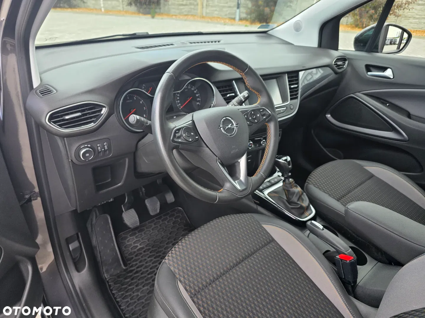 2020 Opel Crossland X, photograph 4
