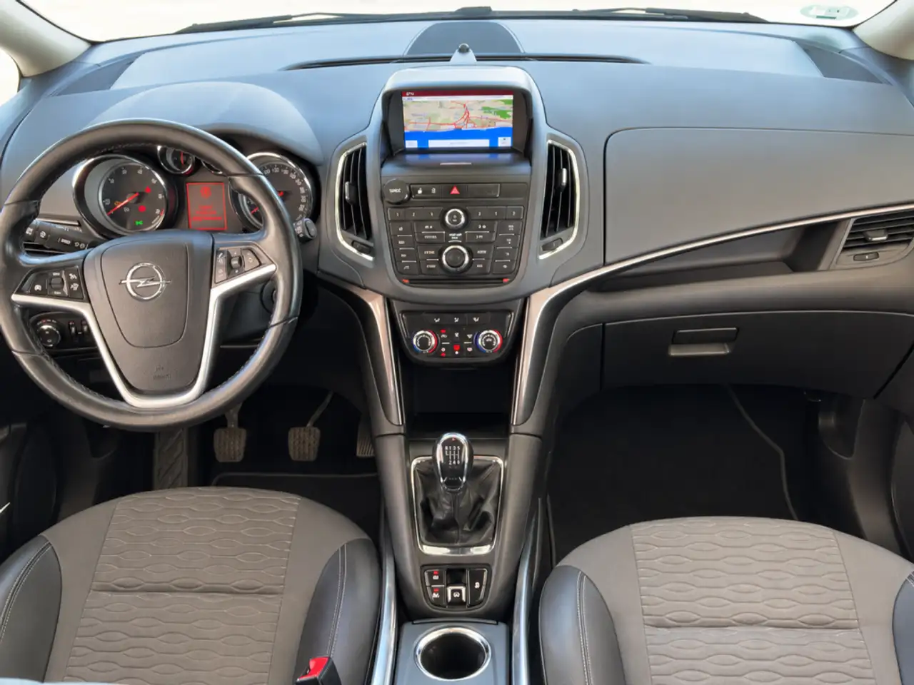 2015 Opel Zafira Tourer 1.6CDTi S/S Excellence 136, photograph 8