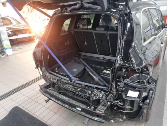 2023 Mercedes-Benz EQB300 4MATIC, photograph 4