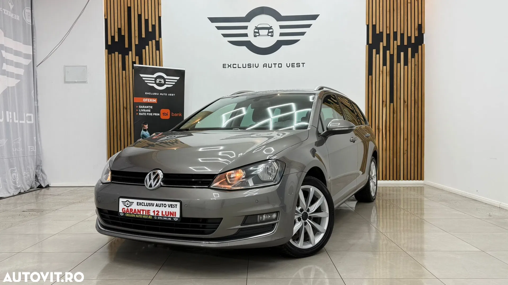 2014 Volkswagen Golf, photograph 2