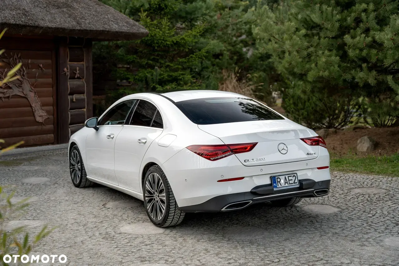 2021 Mercedes-Benz CLA 250 4Matic 7G-DCT, photograph 2