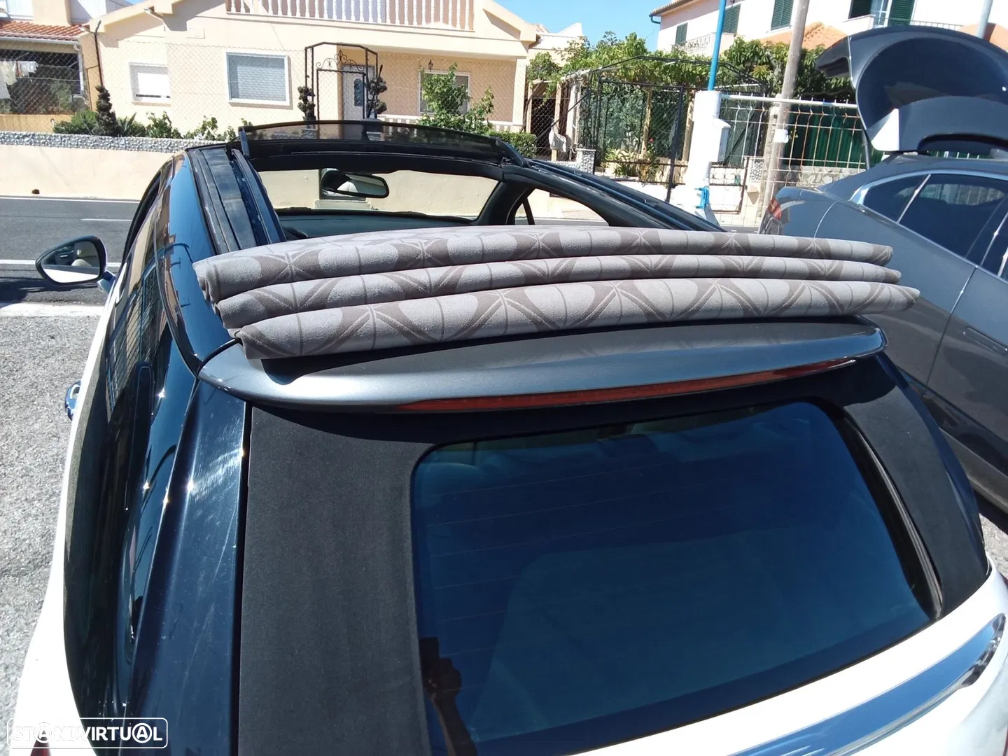 2013 DS DS3 Cabrio Pure Tech 82 Chic, photograph 2