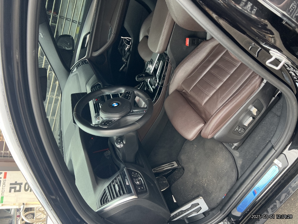 2020 BMW X4 xDrive20d M Sport Package, photograph 3