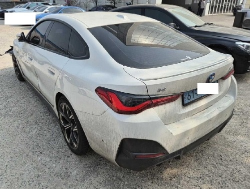 2024 BMW i4 eDrive40, photograph 2