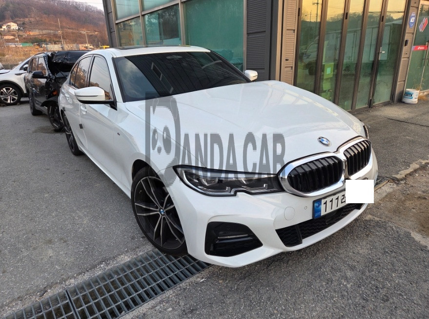 2022 BMW 320i, photograph 1