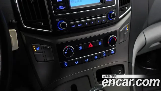 2021 Hyundai Starex Van 3-Seater, photograph 6