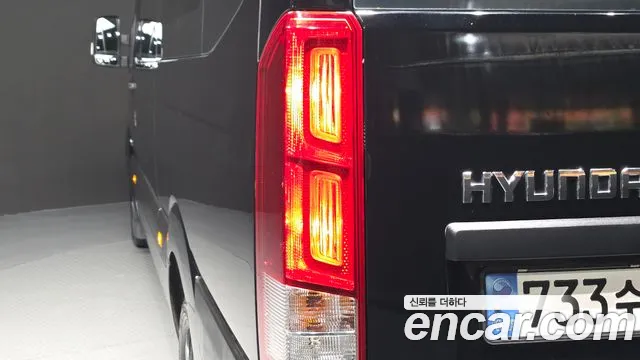 2020 Hyundai Solati 15-seater, photograph 12