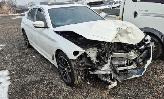 2022 BMW 520i, photograph 1