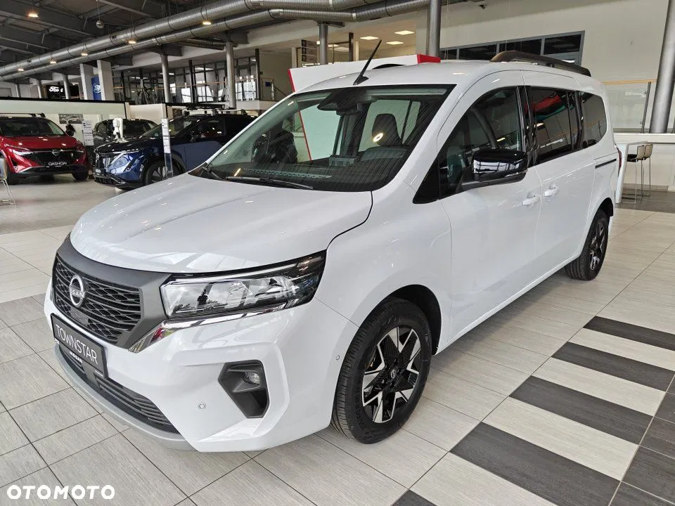 Nissan Townstar — photo 1 of 19