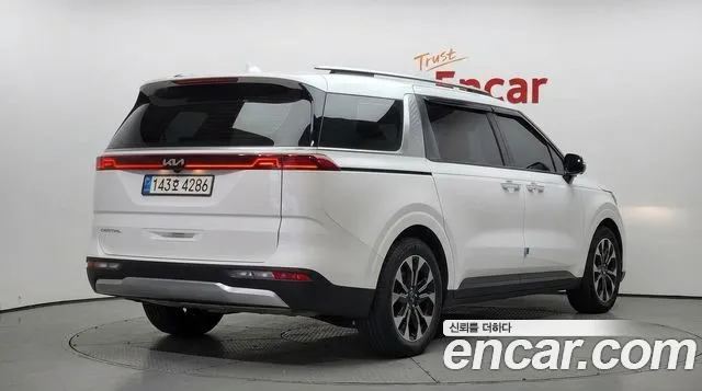 2022 Kia Canival Diesel 9-Seater Prestige, photograph 1