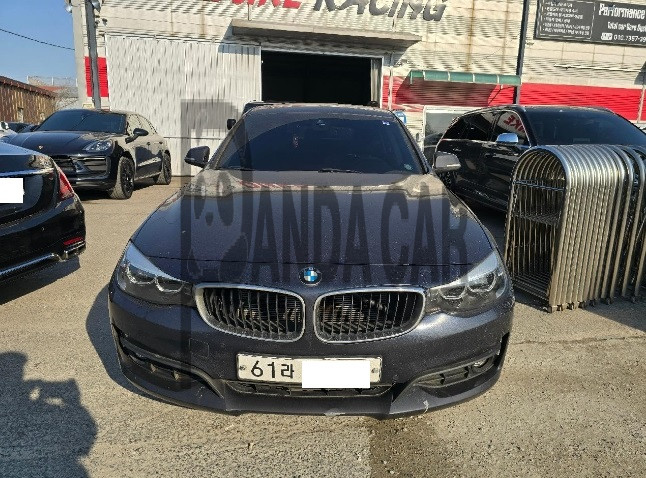 2017 BMW 320d Gran Turismo, photograph 1