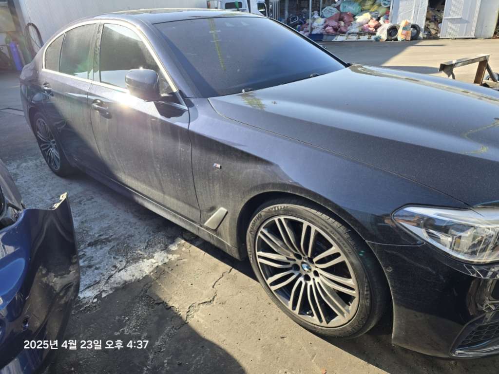 2019 BMW 530i M Sport Package Plus, photograph 2