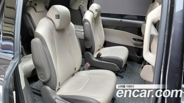 Kia Canival Diesel 9-Seater Noblesse — photo 1 of 34