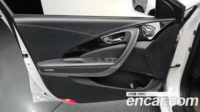 Hyundai Grandeur HG240 Modern — photo 1 of 31