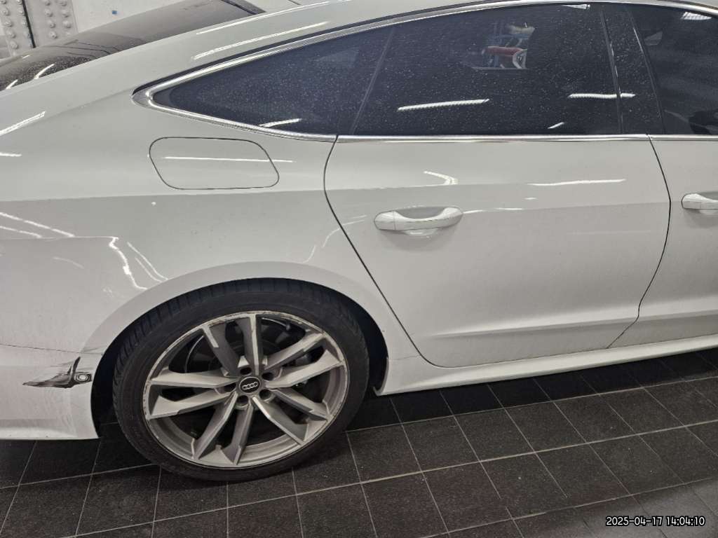 2020 Audi A7 55 TFSI quattro, photograph 2