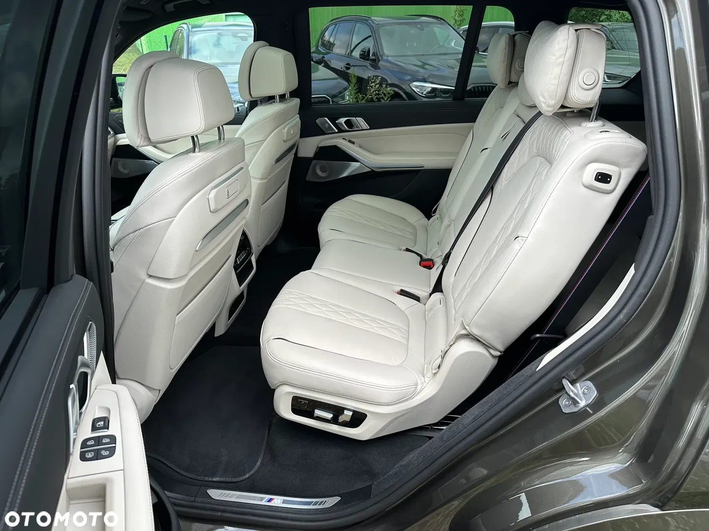 2025 BMW X7 M60i xDrive mHEV sport, photograph 7