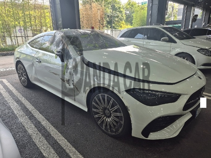 2024 Mercedes-Benz CLE 450 4MATIC Coupe, photograph 3