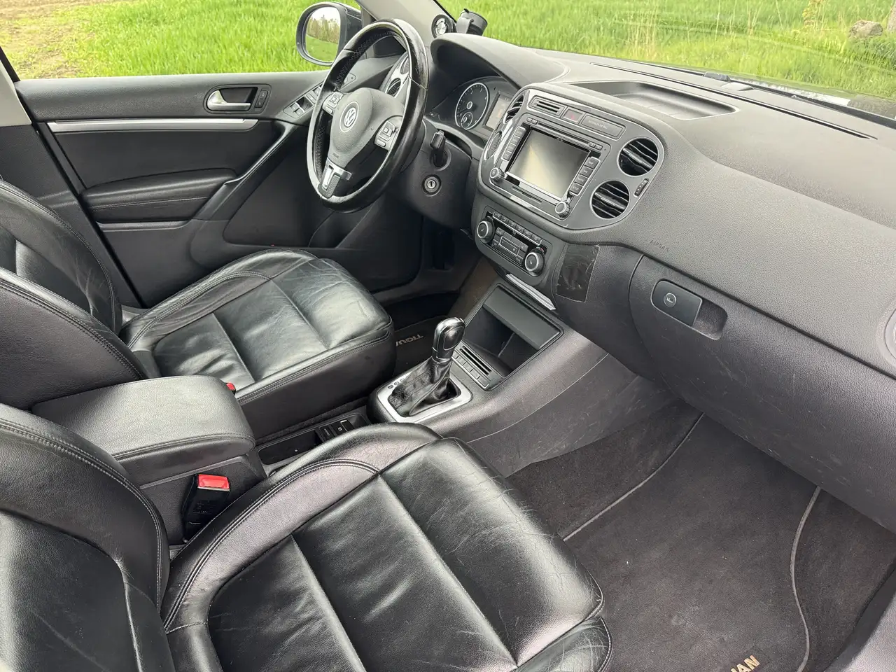 2011 Volkswagen Tiguan 2.0 TDI DPF 4Motion DSG Sport & Style, photograph 10