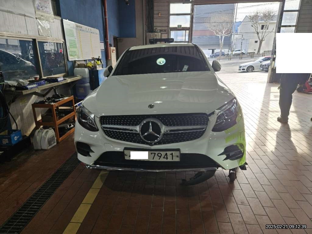 2018 Mercedes-Benz GLC220 d 4Matic Coupe, photograph 1