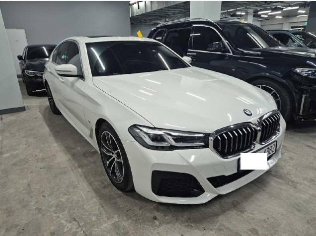 2023 BMW 520i 2023 model, photograph 3